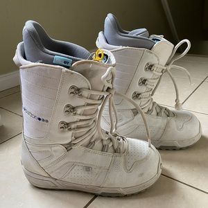 Burton white snowboard boots